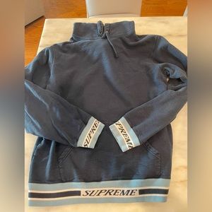 SUPREME LONG SLEEVE HOODIE